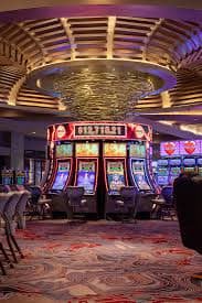Filipino players enjoying cg777 mobile casino and sports betting